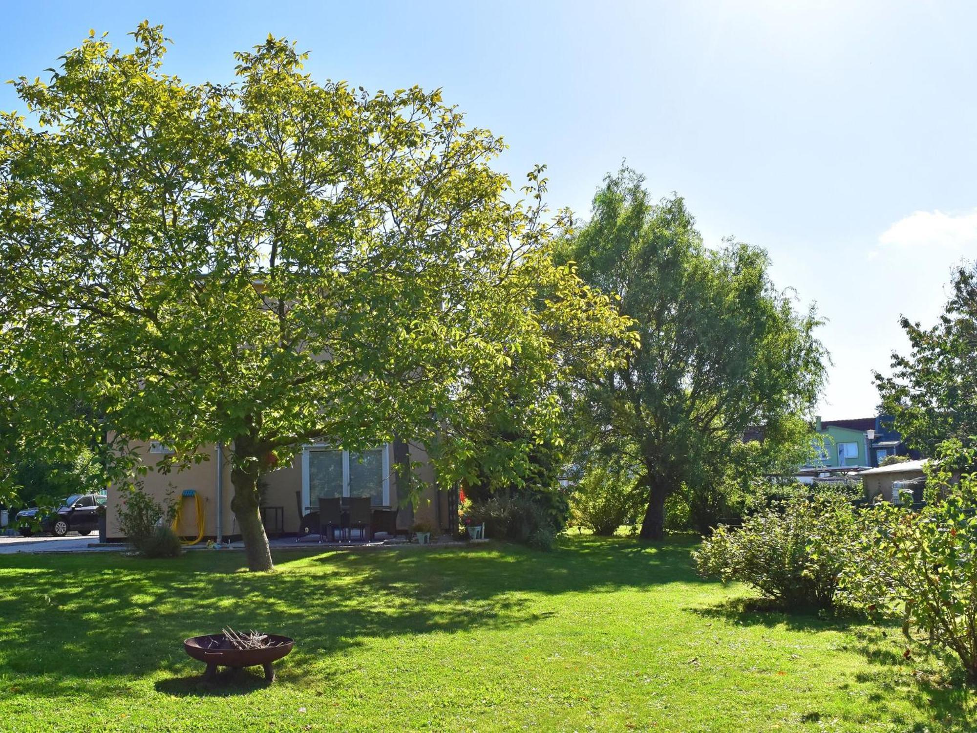 Family Holiday Home Near The Beach With Large Garden Kropelin Экстерьер фото